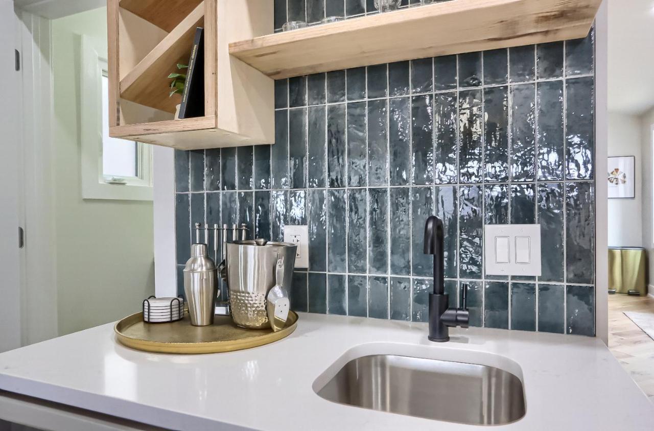 Urban Oasis Retreat With Luxury Design, Hot Tub, Fire Pit, Breathtaking Downtown & River Views Сasa de vacaciones Pittsburgh